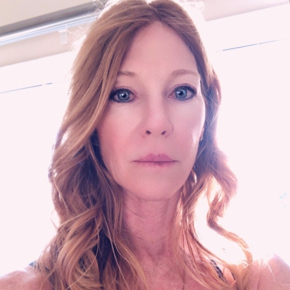 Meet your Posher, Dee dee - Picture 2 of 4